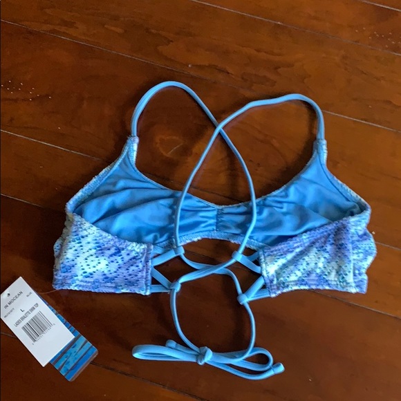 In Ocean bikini - Picture 3 of 8